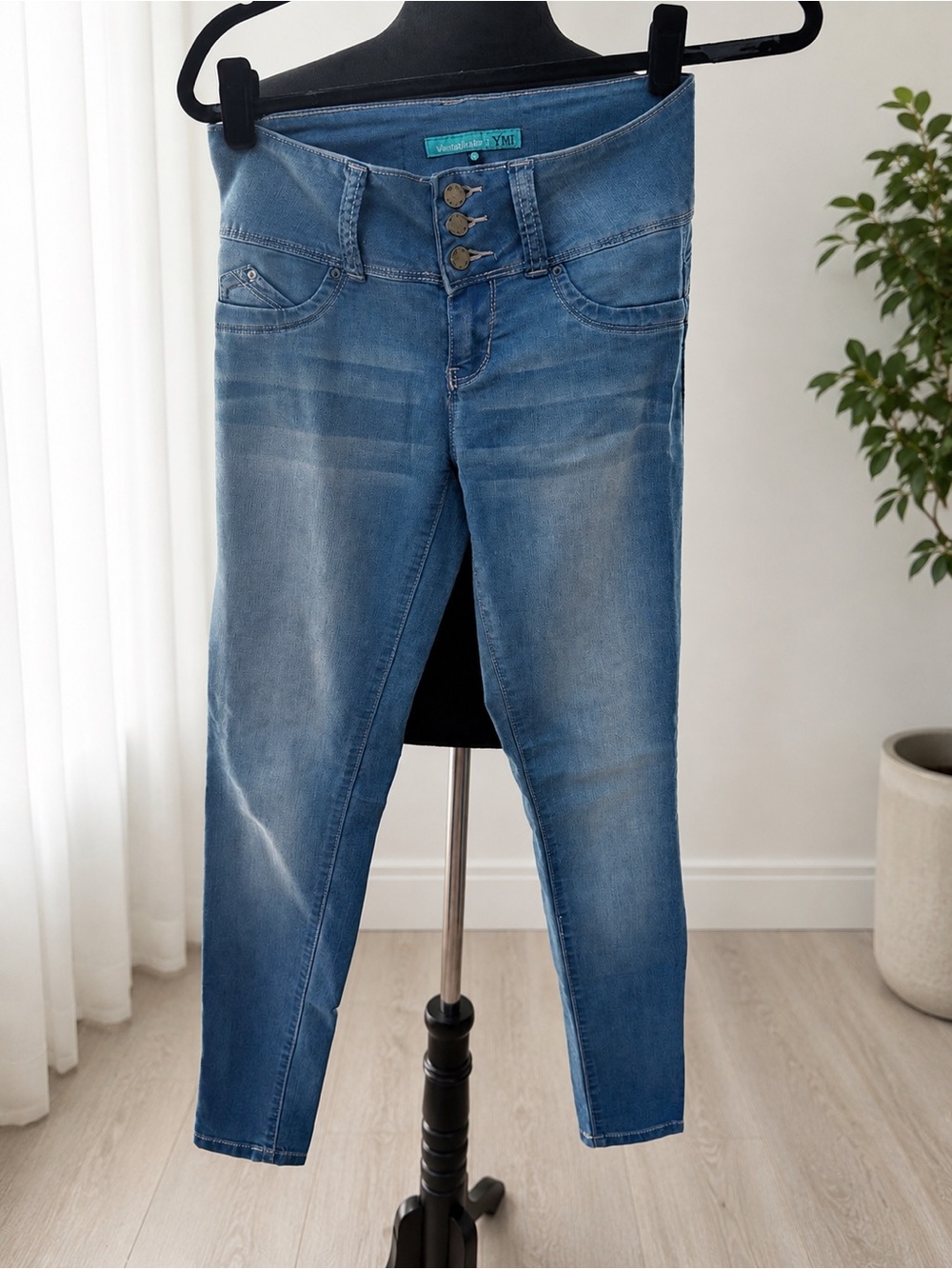 Wanna Betta Butt? Ymi Women's Blue High-Waist Skinny Jeans size 26